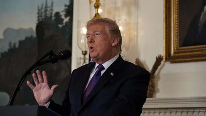 Трамп за Коми: Ќе остане запаметен како најолш директор во историјата на ФБИ