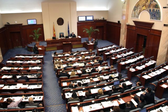 Опозицијата се враќа во законодавниот дом со барање за интерпелација