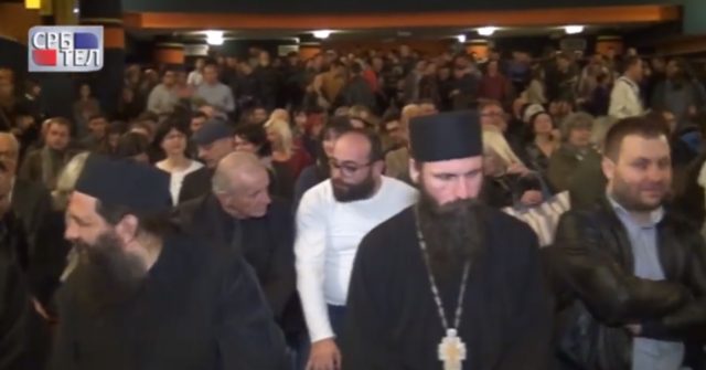 Овации на публиката за косовските божури на концертот во Скопје