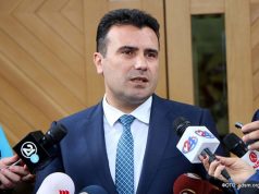 Заев: Вреди да се жртвува политичката кариера за достоинствено решение на спорот со Грција