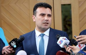 Заев: Вреди да се жртвува политичката кариера за достоинствено решение на спорот со Грција