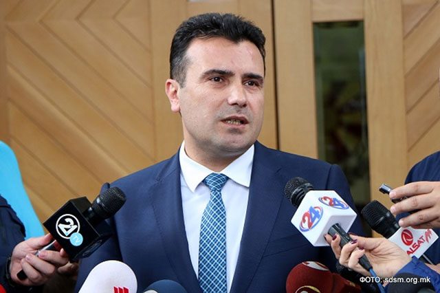 Заев: Вреди да се жртвува политичката кариера за достоинствено решение на спорот со Грција