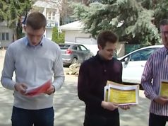 Пародијата на Унијата на Млади Сили на ВМРО-ДПМНЕ пред штабот на СДСМ (видео)