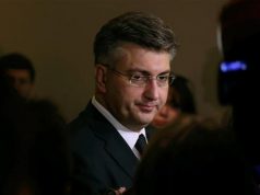 Бурно во хрватскиот Сабор, опозицијата бара оставка на Пленковиќ