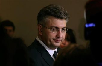 Бурно во хрватскиот Сабор, опозицијата бара оставка на Пленковиќ