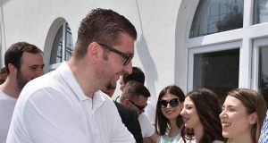 Мицкоски: Дојдете пред Влада да одбележиме една година од чемер и јад