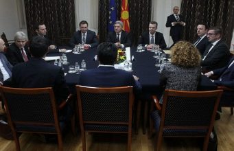 Денеска лидерски средби за новиот предлог за името и во Скопје и во Атина