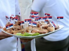 Српската амбасада синоќа приреди дегустација на српска храна и коктел за многубројните гости во Македонија