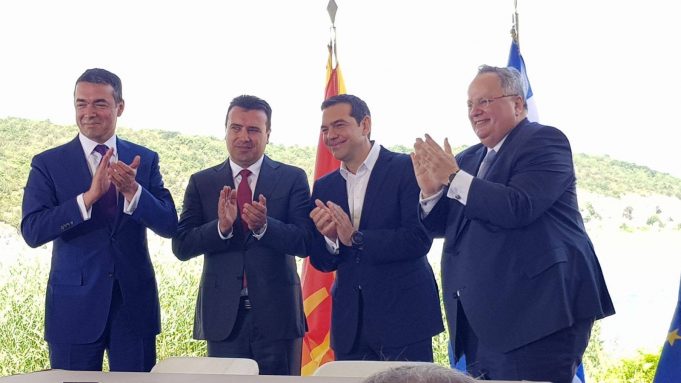 Потпишан договорот помеѓу Македонија и Грција за името