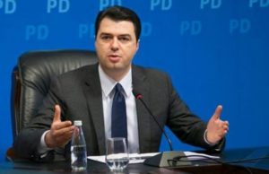 Албанската опозиција против бегалски кампови во земјата