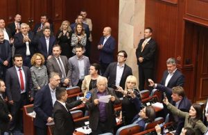 СДСМ со реакција и став за ставот на пратеникот Мухиќ во врска со името