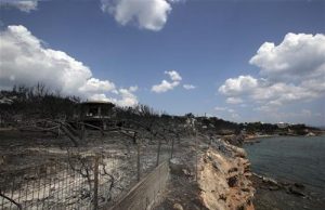 Грција: Најновиот биланс на жртвите од пожарите е 82 мртви
