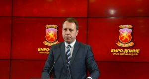 Јанушев: Власта распиша референдум без да го почитува мислењето на 455.000 граѓани