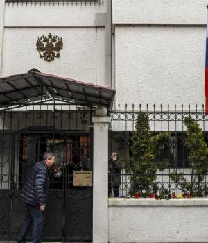 Руската амбасада му одговори на Заев: Русофобијата станува алатка на Владата на Македонија