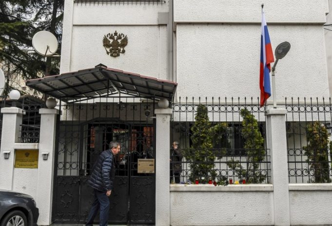Руската амбасада му одговори на Заев: Русофобијата станува алатка на Владата на Македонија