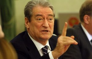 Се спрема револуција во Албанија: Сали Бериша со повици за револуција