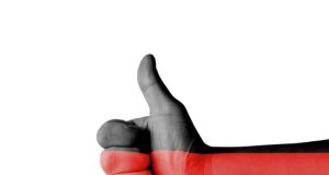 СЕ УКИНУВААТ КОРОНАМЕРКИТЕ: Германија ги отвора рестораните, училиштата и продавниците