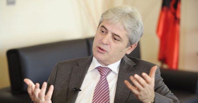 Албанците покрај останатото бараат и консензуален претседател