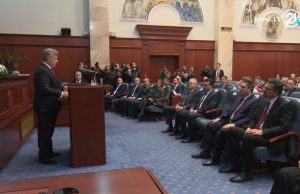 Иванов загрижен за иднината на државата, албанските партии го бојкотираа неговиот говор, Опозицијата го поздрави говорот