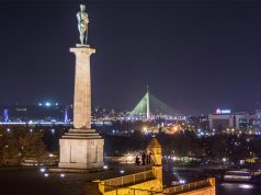 Фотографот случајно фотографираше момент на ПРОСИДБА, потрага по иднините на младенците успешно завршена