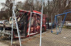 Автобусот на смртта поставен пред средно училиште во Ниш