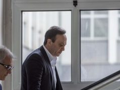 Мијалков чека прекоманда од Шутка во Мериот читајќи мемоари на американски лидери