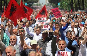 Aлбанија ги забрани казината и кладилниците и воведе по 3000 евра за прво дете, 6000 за второ и 9000 за трето