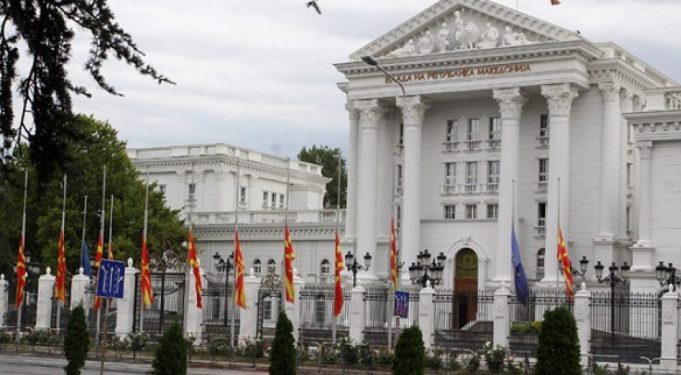 Владата најавува нови реални економски перспективи со повисоки плати и нови вработувања