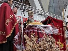 Православните христијани утре го слават Бадник