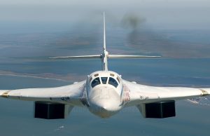 Видео: Филигрански маневар на стратешки бомбардер Ту-160