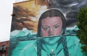 Во Бристол нацртан џиновски мурал на Грета Туберг-светската активистка за запирање на климатските промени