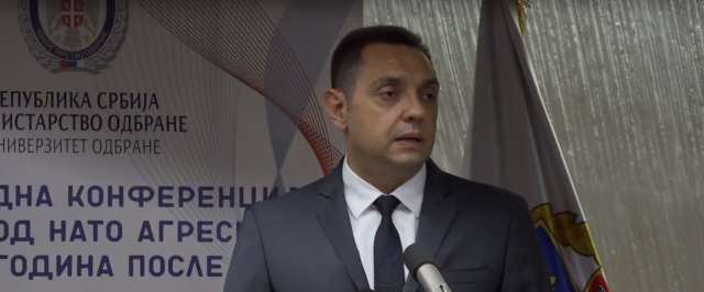 Вулин со силни емоции и говор од кој навираат солзи кај многумина Срби се обрати на конференцијата “Одбрана од НАТО агресијата-20 години потоа”
