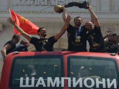 Во18:15 пристигнуваат на скопскиот аеродром. МТВ ќе врши директен пренос. Се е подготвено за спектакуларниот дочек