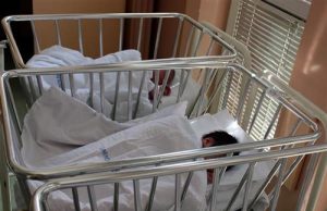 ЦГ: Три сестри родиле четири бебиња за помалку од час и пол
