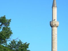 Оџите во скопските џамии потивко да пеат бараат студентите од Бит-пазар