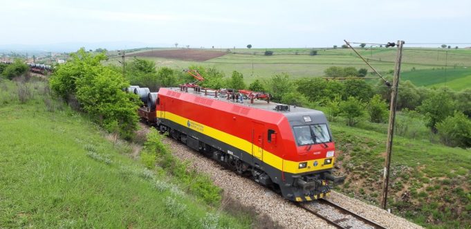 Во Сообраќај пуштена новата електролокомотива од Кина