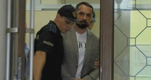 Си ја купува ли Кичеец слободата од власта?