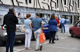 За „духовден“ нема одење на гробишта низ цела Македонија, пола држава затворена дома, граѓаните бесни