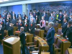 На број 41 пратеник, со потписи го подржаа професоот Здравко Кривокапиќ за нов мандатар