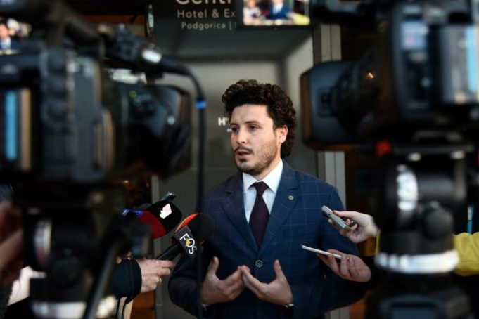 Потпретседателот на Црногорската Влада Абазовиќ, изјави за Кинеската медиска група: Следната година ќе биде многу тешка за економијата на Црна Гора.