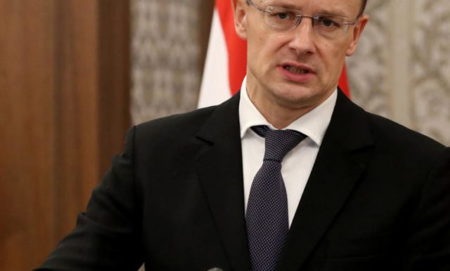 Сијарто: Русите и Кинезите нема да им дадат на своите граѓани штетни вакцини