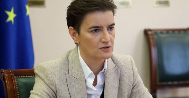 Телефонски разговараа премиерите Брнабиќ и Заев