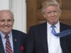 Трамп наредил да не му се исплаќаат веќе хонорари на неговиот адвокат Руди Џулијани