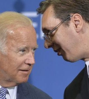 Бајден му го честиташе Денот на државноста на Вучиќ и посака да го признае Косово